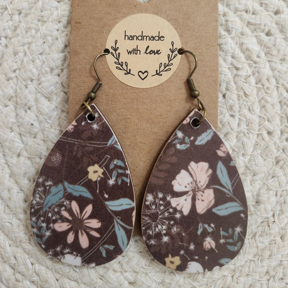 ~Handmade~ vintage style, boho, botanical earrings